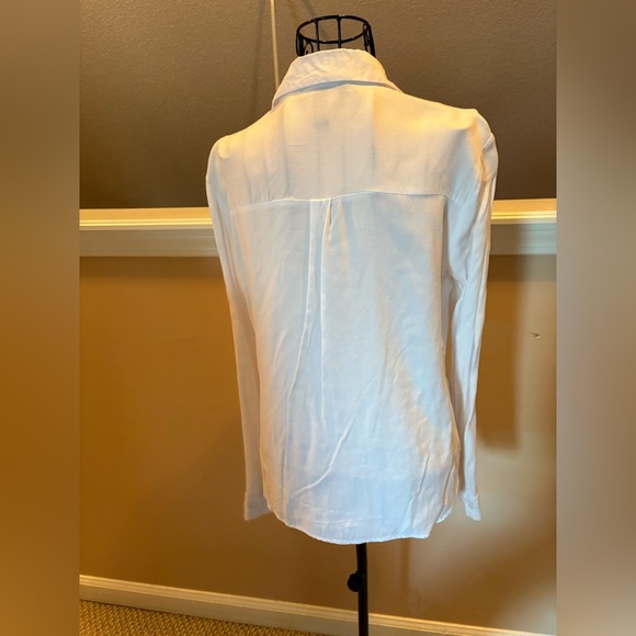 Face Silhouette White Top - Picture 3 of 3